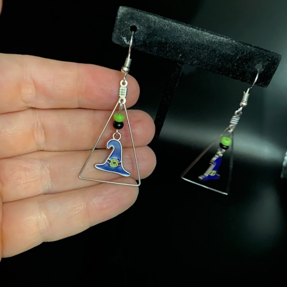 Witches Hat Earrings - Picture 3 of 5
